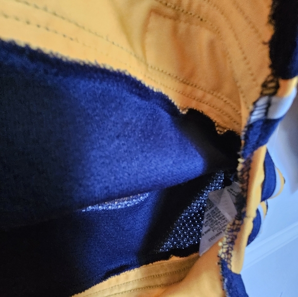 Buffalo Sabres Jersey- youth 4-7 - Picture 10 of 16